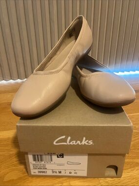 Clarks Women's Blush Leather Ballet Flats